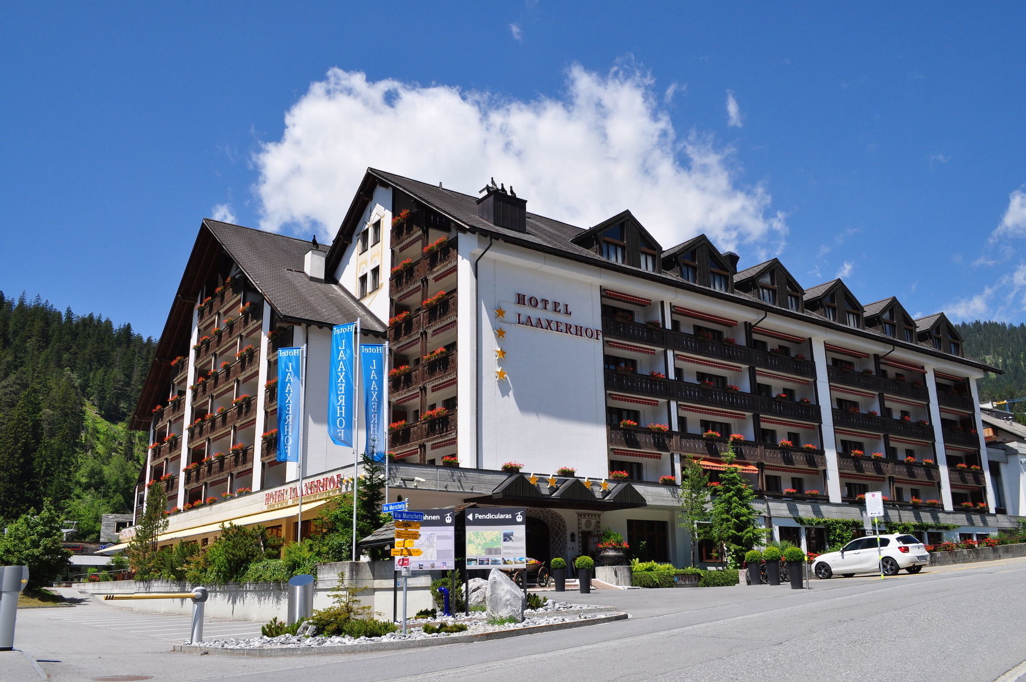 Hotel Laaxerhof Exterior photo