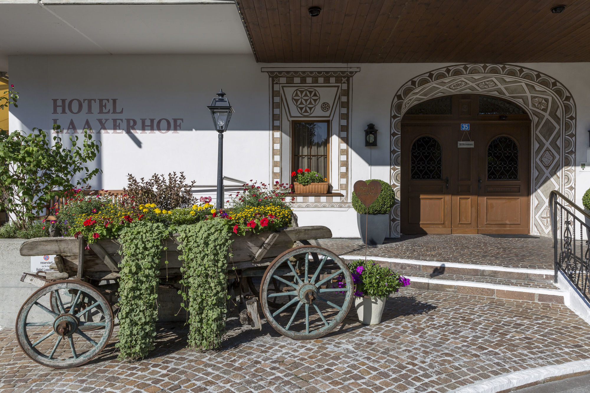 Hotel Laaxerhof Exterior photo
